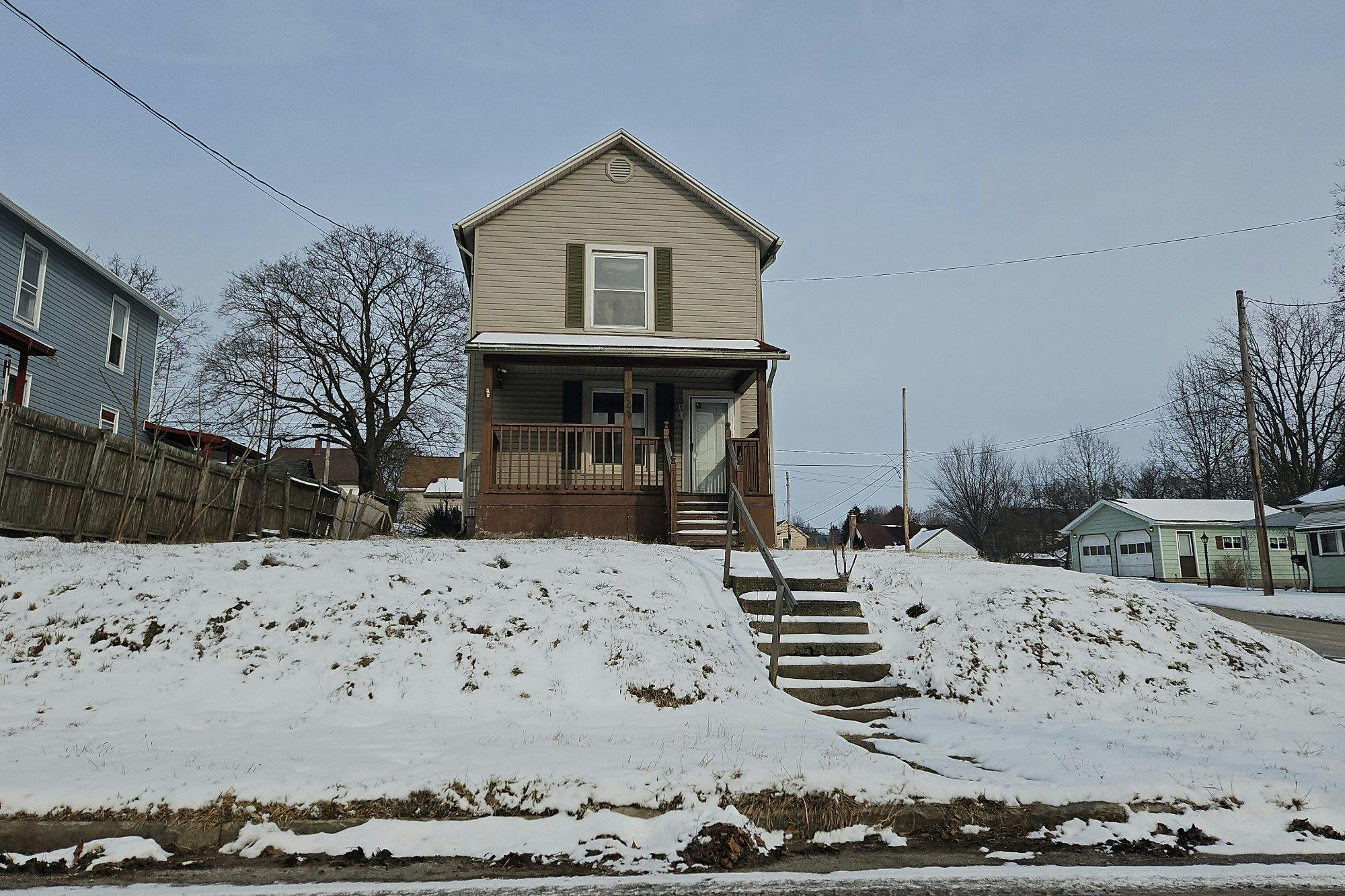 Clark St, East Palestine, OH 44413
