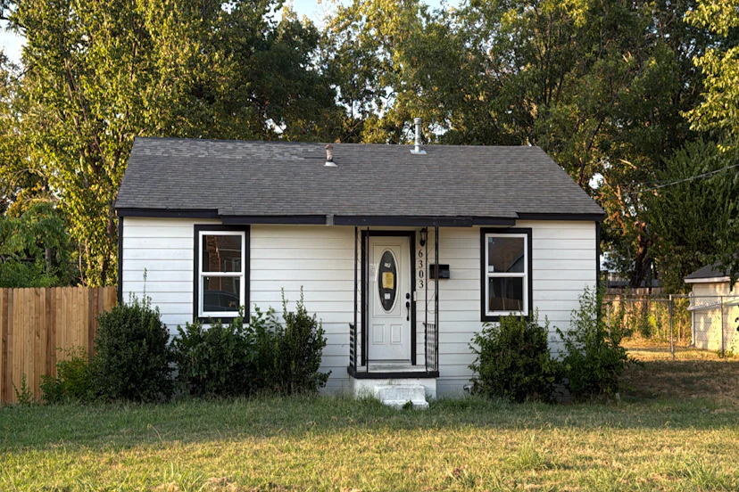 6303 E Oklahoma Pl