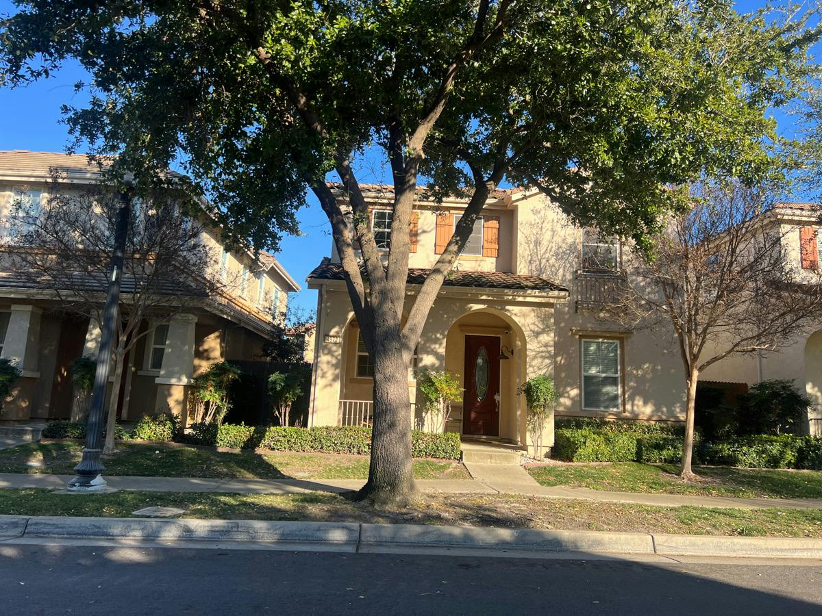 Madamin Way, Sacramento, CA 95835
