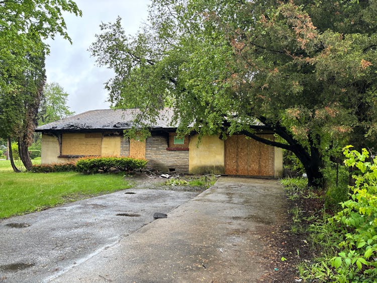 914 Holland Saginaw, MI 48601, Saginaw County