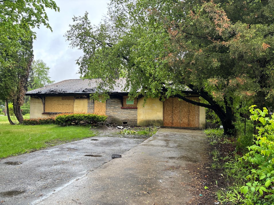 914 Holland Saginaw, MI 48601, Saginaw County