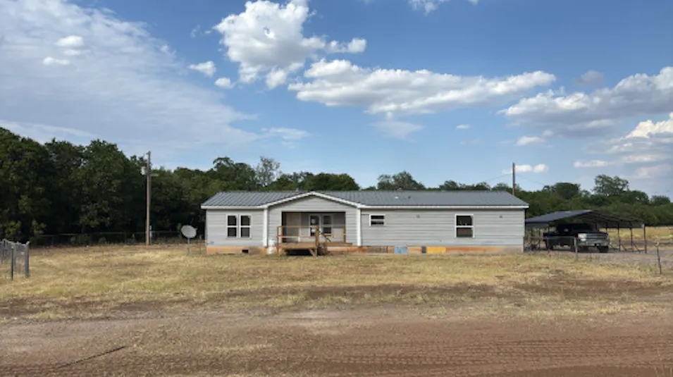 21185 E 1470 Rd Lone Wolf, OK 73655, Kiowa County