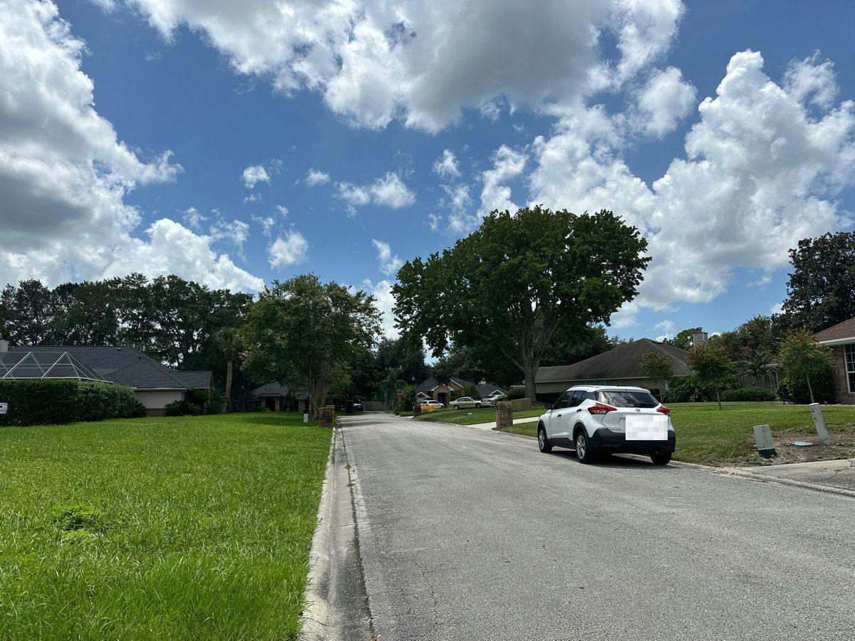 Lynne Tree Ln, Jacksonville, FL 32258