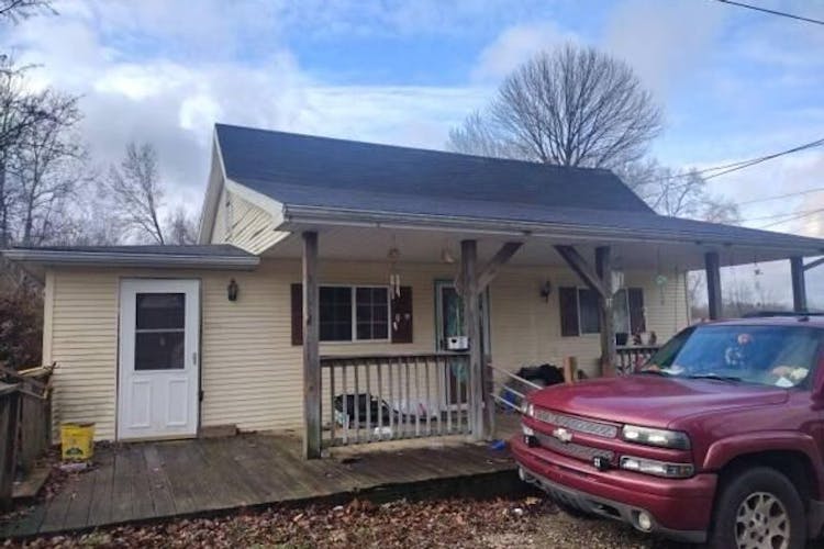 17 Pattonville Rd Bedford, IN 47421, Lawrence County