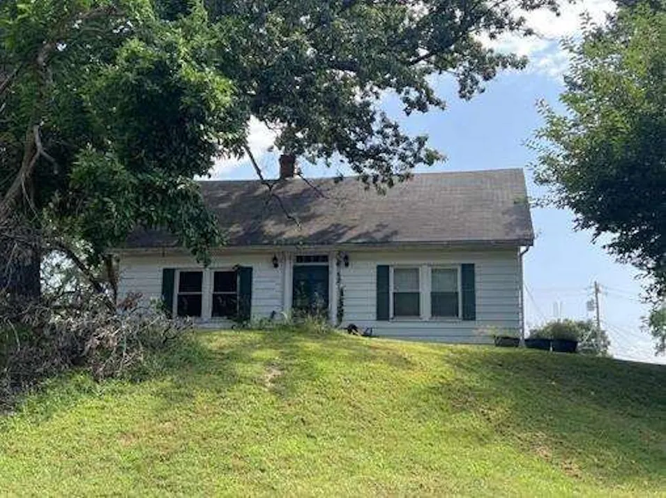 318 S 5th St Vandalia, IL 62471, Fayette County