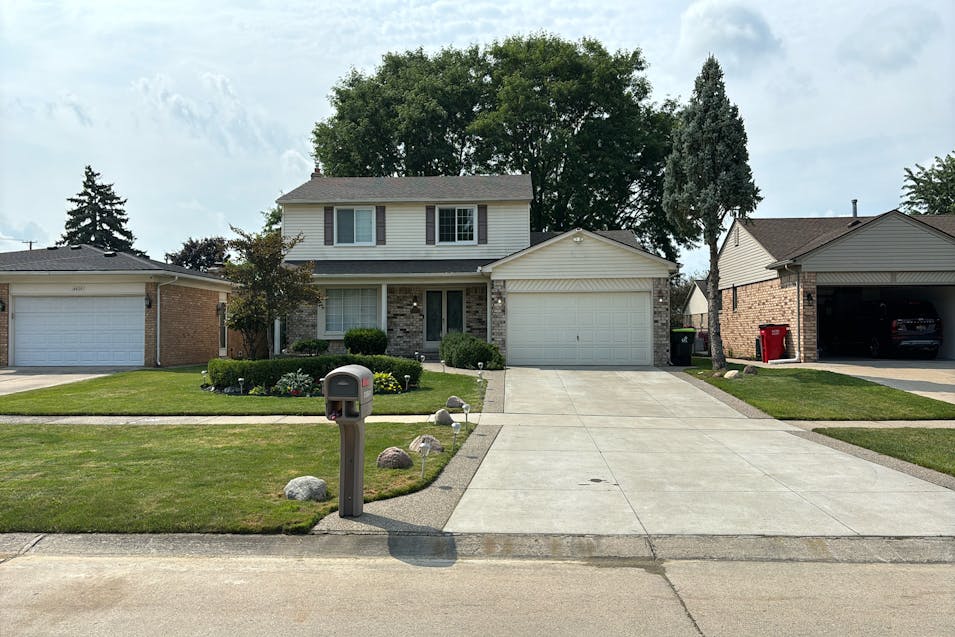 18590 Millstone Dr Macomb, MI 48044, Macomb County