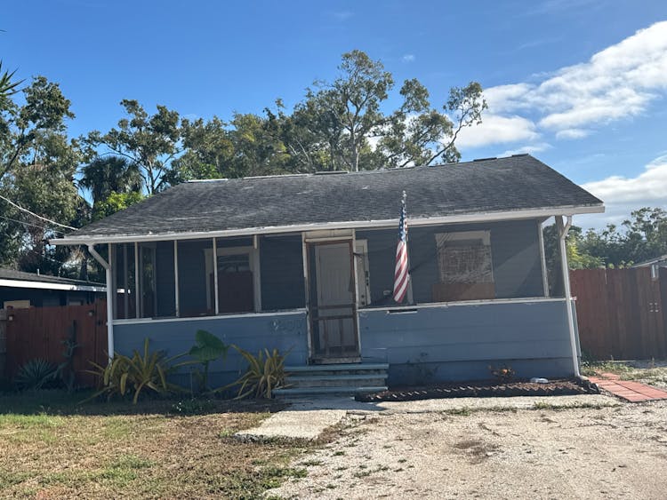 2207 12th St W Bradenton, FL 34205, Manatee County