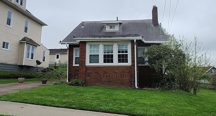 188 Tuscarawas Ave Barberton, OH 44203, Summit County