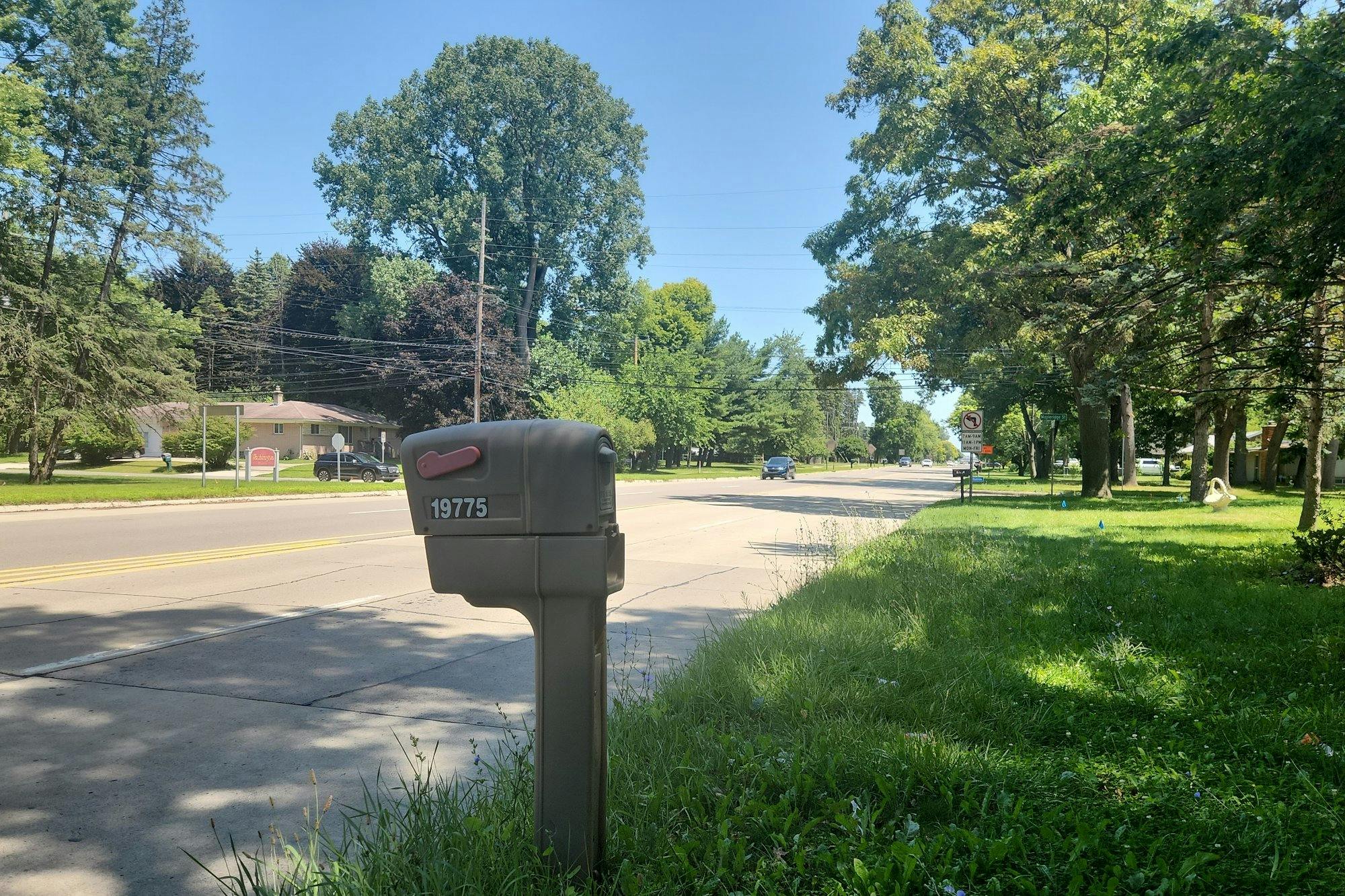 9 Mile Rd, Southfield, MI 48075 #1