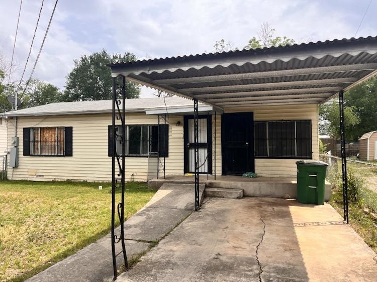 650 Corliss San Antonio, TX 78220, Bexar County