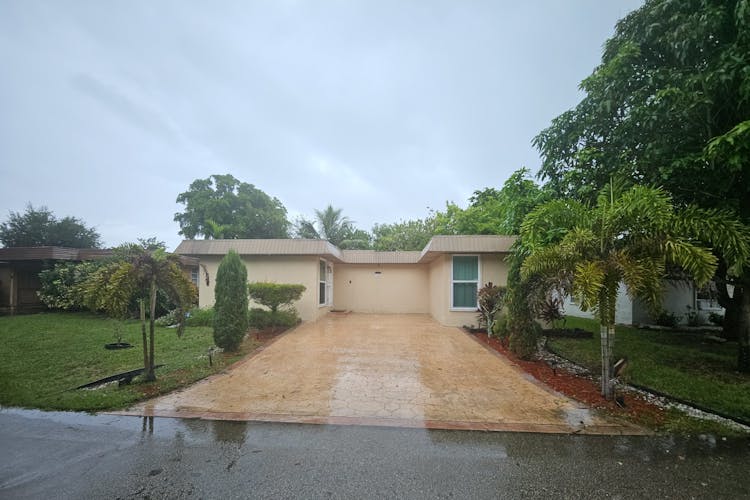 7201 NW 68th Street Tamarac, FL 33321, Broward County