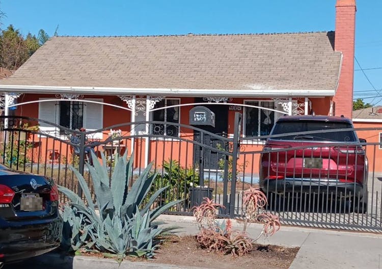 1305 W 94th St Los Angeles, CA 90044, Los Angeles County