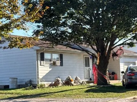 Teakwood Pl, Brighton, IL 62012 #1