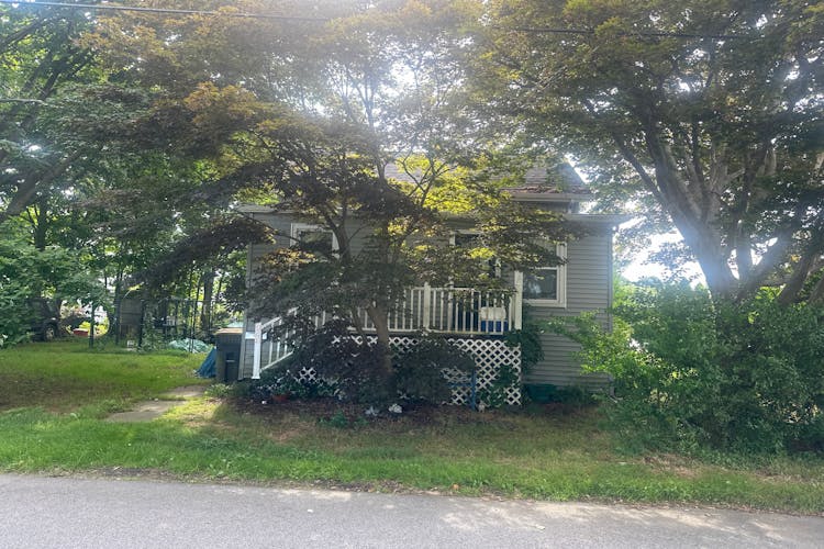 248 Irving Ave Somerset, MA 02726, Bristol County