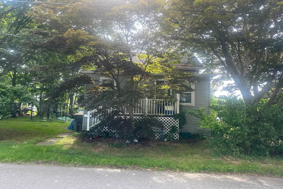 248 Irving Ave Somerset, MA 02726, Bristol County