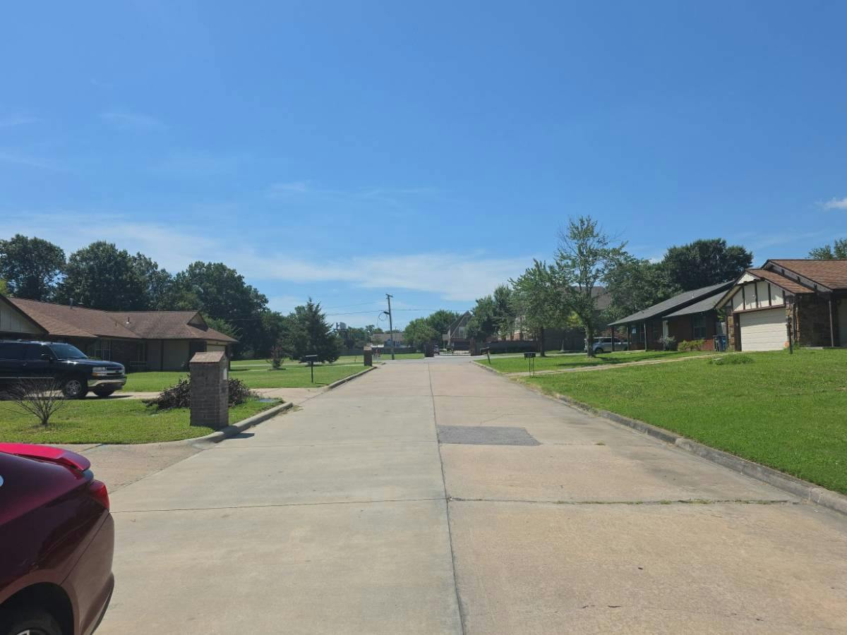 84th Ave, Tulsa, OK 74112