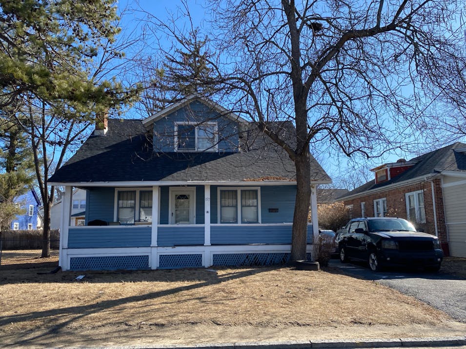 197 Denver Street Springfield, MA 01109, Hampden County