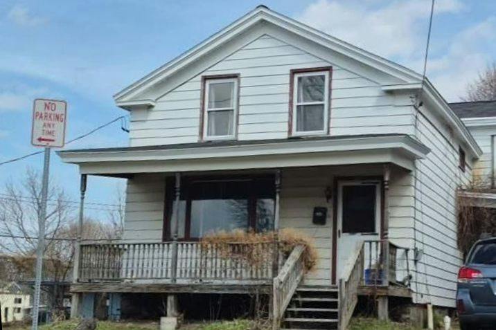 7th St, Oswego, NY 13126