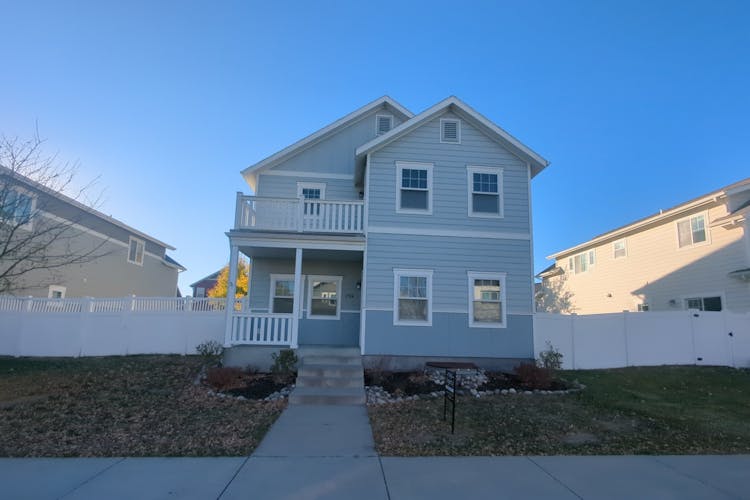 1724 Lone Pine Dr Billings, MT 59101, Yellowstone County