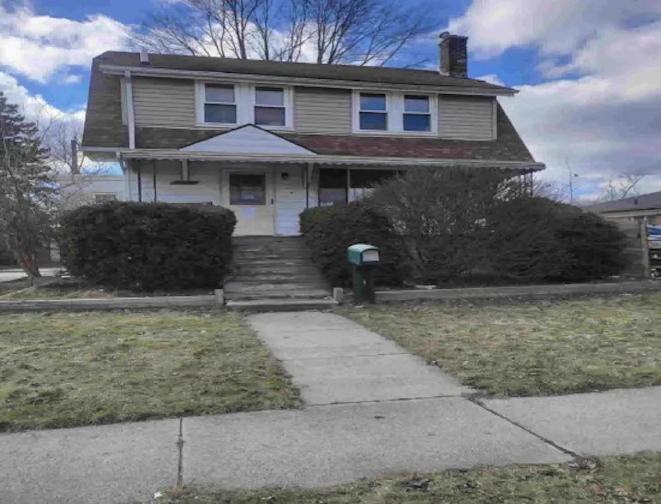 22045 Elmwood Ave Eastpointe, MI 48021, Macomb County