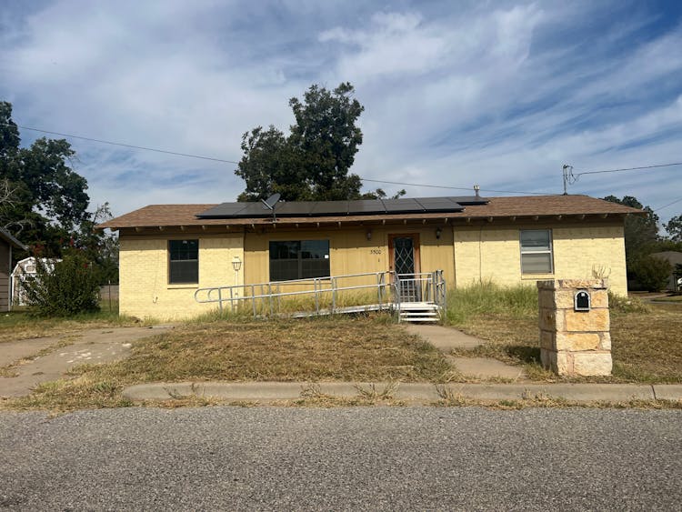 3500 Indian St Vernon, TX 76384, Wilbarger County