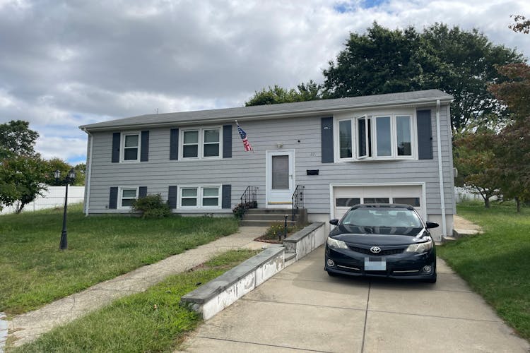 22 Di Mario Dr Providence, RI 02904, Providence County