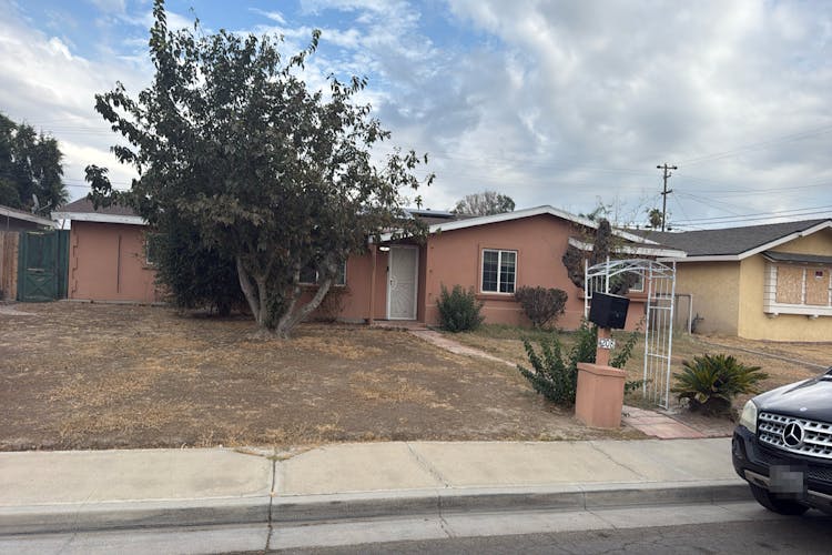 4208 Santa Cruz St Bakersfield, CA 93307, Kern County