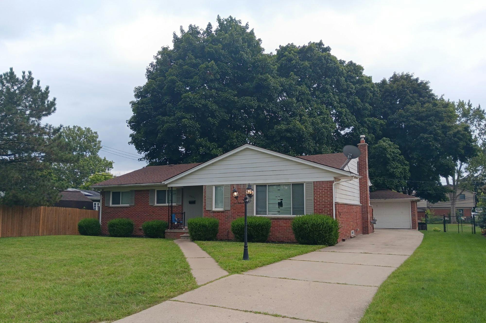 King Rd, Trenton, MI 48183 #1