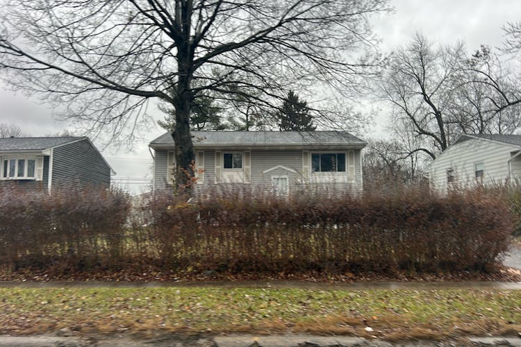 1888 Woodcrest Road Columbus, OH 43232, Franklin County