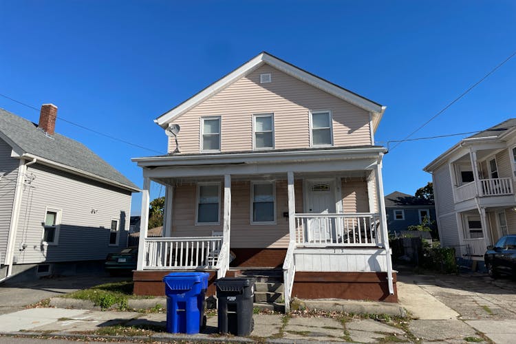 103 Newton Street Pawtucket, RI 02860, Providence County