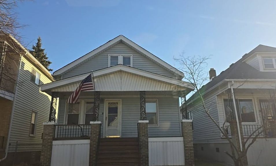 2402 Casmere St Hamtramck, MI 48212-2949, Wayne County