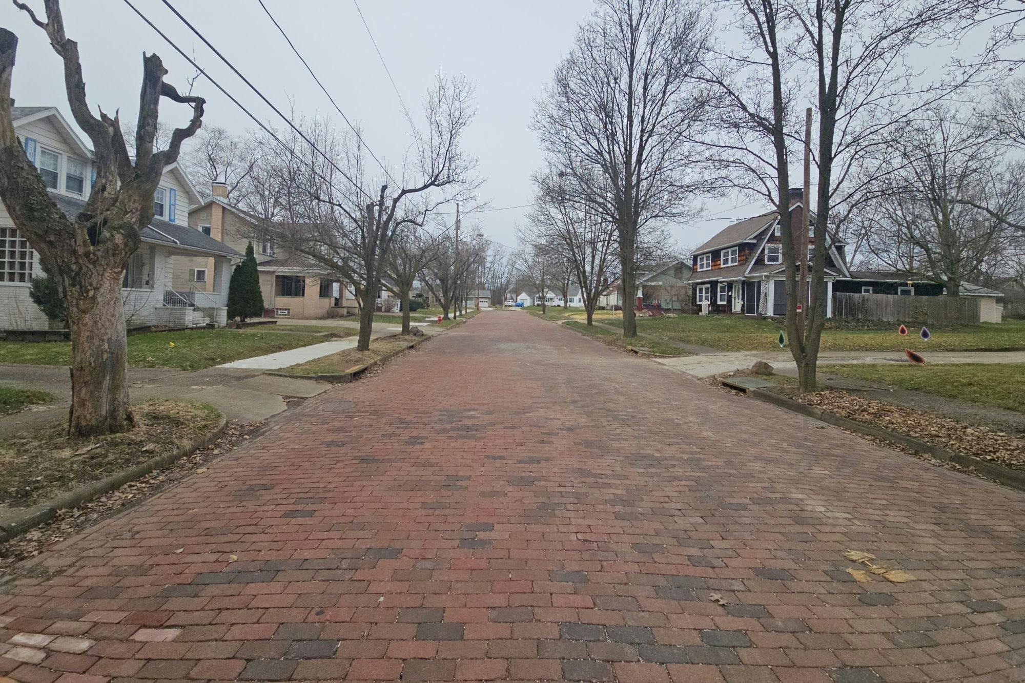 Shadyside Ct, Alliance, OH 44601