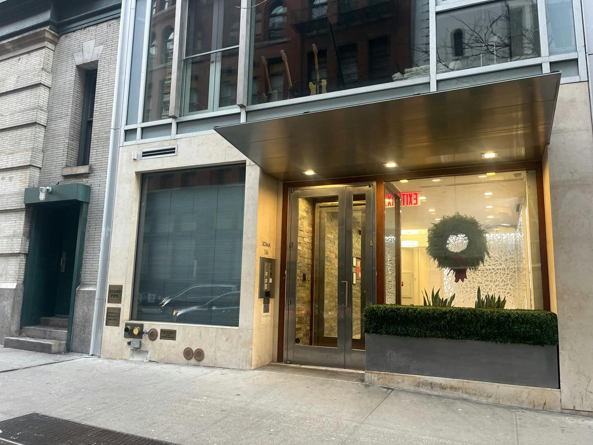 22nd St, New York, NY 10011 #1