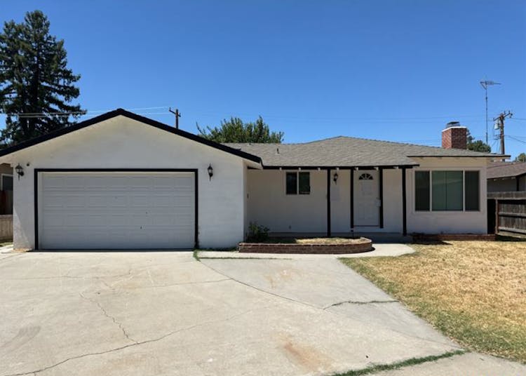 1903 S Terrace St Visalia, CA 93277, Tulare County