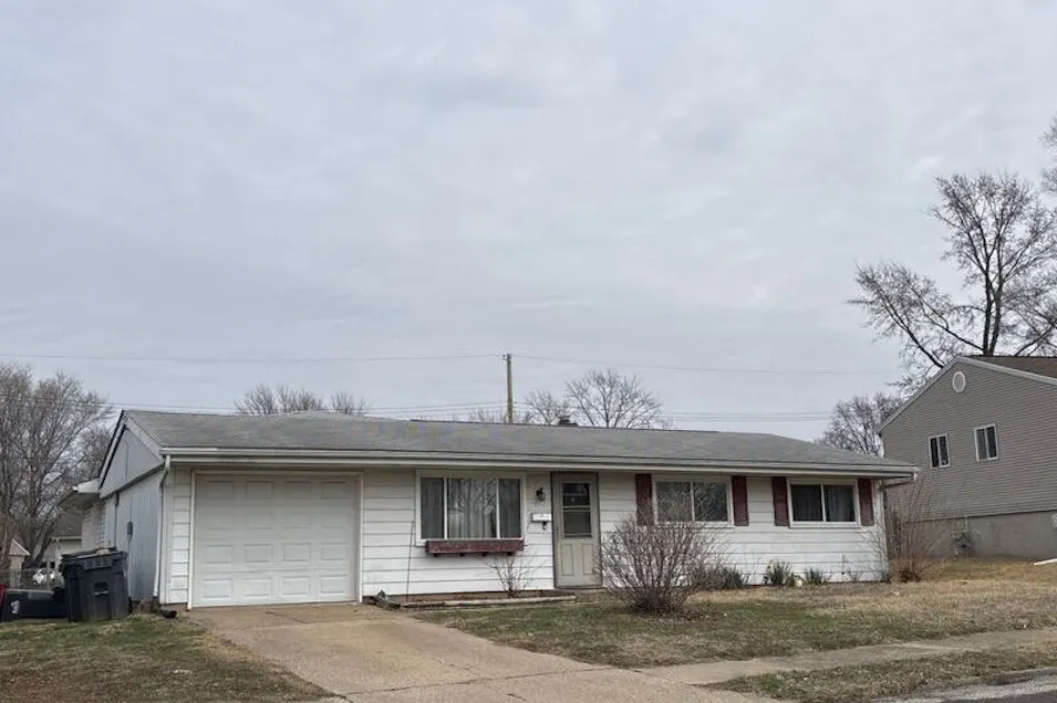 1722 Florence Ave Pekin, IL 61554, Tazewell County