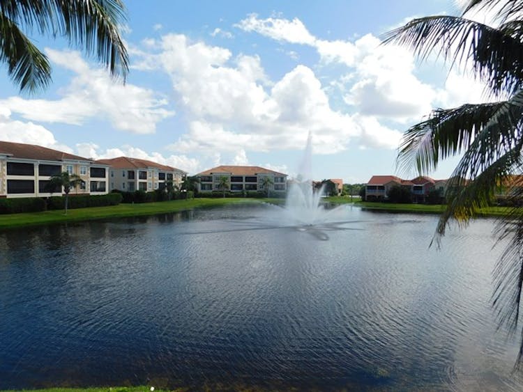 4 Academy Way S Apt 322 Saint Petersburg, FL 33711, Pinellas County