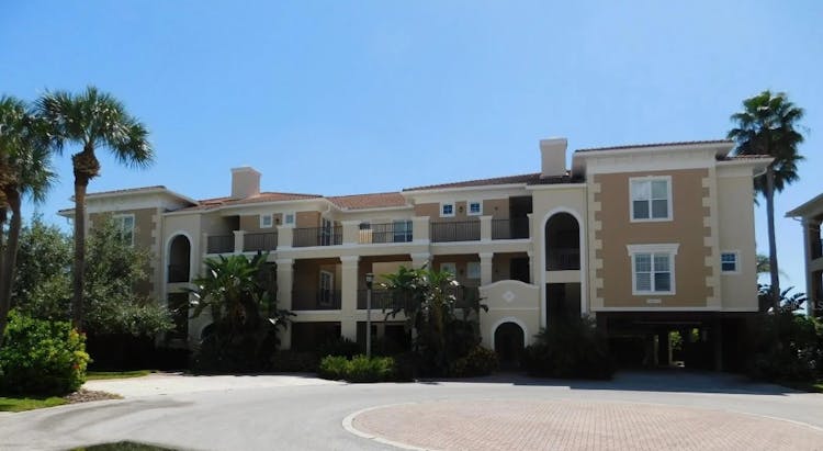 4 Academy Way S Apt 322 Saint Petersburg, FL 33711, Pinellas County