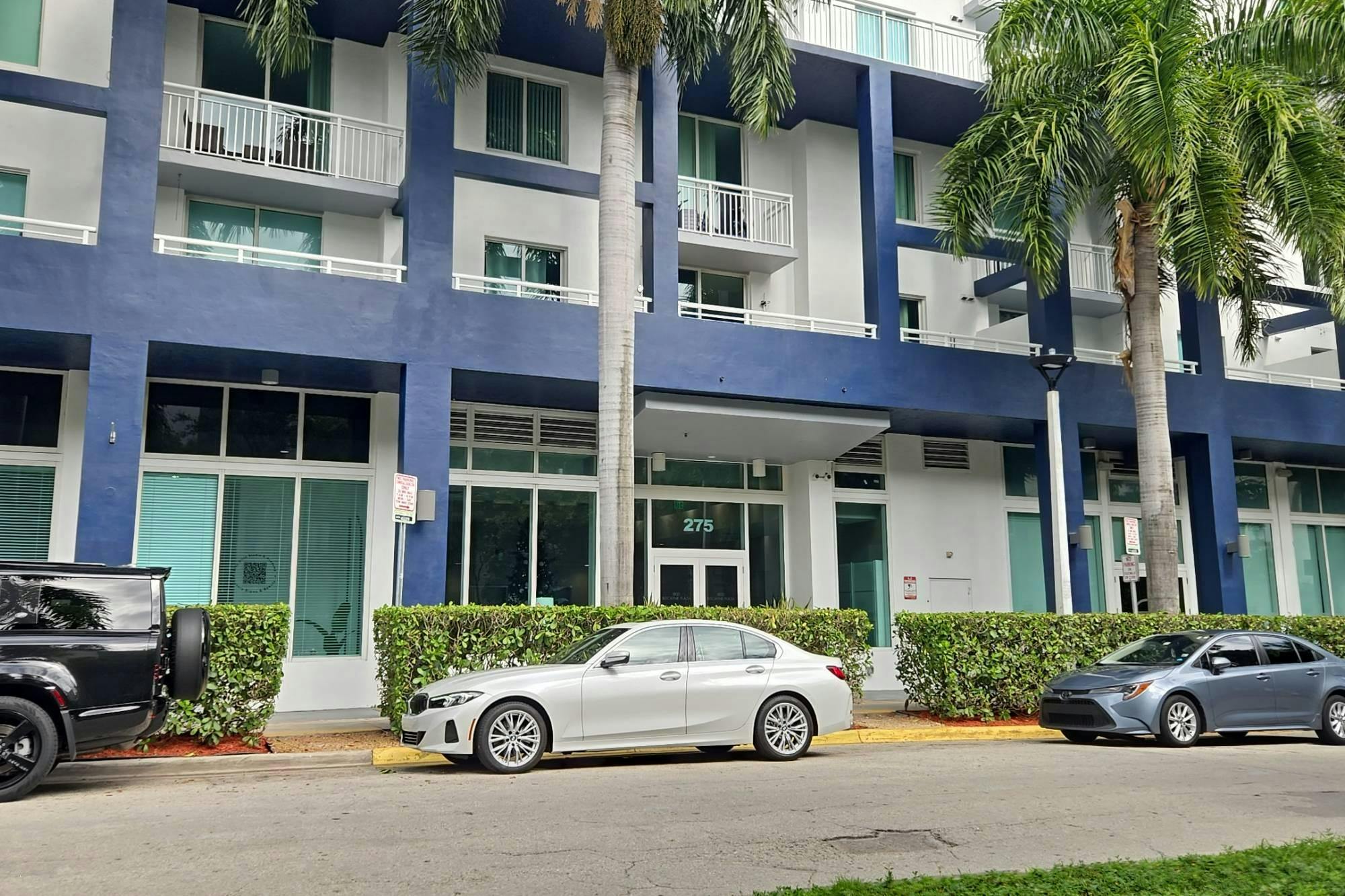 18th St, Miami, FL 33132 #1