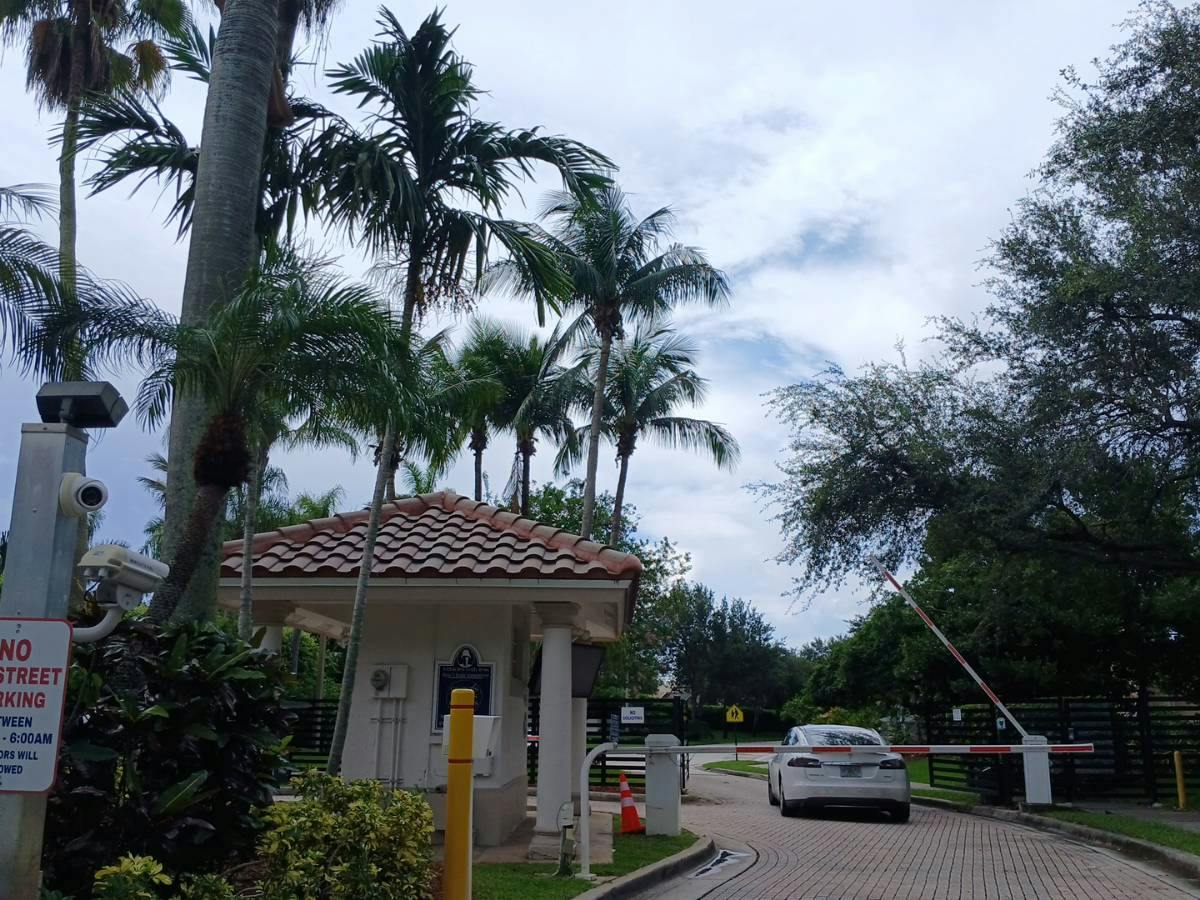 171st Ave, Pembroke Pines, FL 33028
