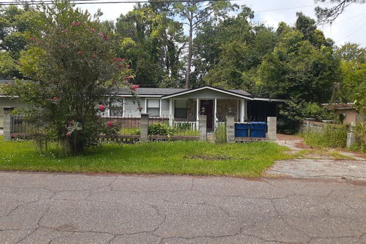 9062 2nd Avenue Jacksonville, FL 32208, Duval County