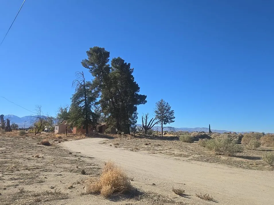 15366 East Palmdale Boulevard Palmdale, CA 93591, Los Angeles County