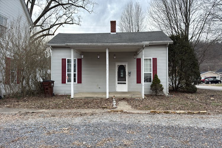 212 E Pike St Vevay, IN 47043, Switzerland County