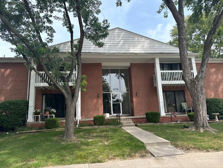 42720 Sheldon Pl, Apt 146 Clinton Twp, MI 48038, Macomb County