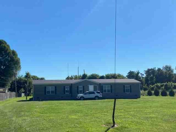 1976 E 10th St Owensboro, KY 42303, Daviess County