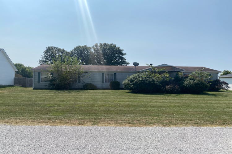 10 Keller Drive Toledo, IL 62468, Cumberland County