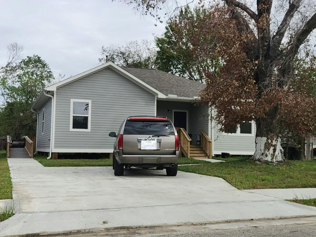 Glenhurst Dr, Houston, TX 77033