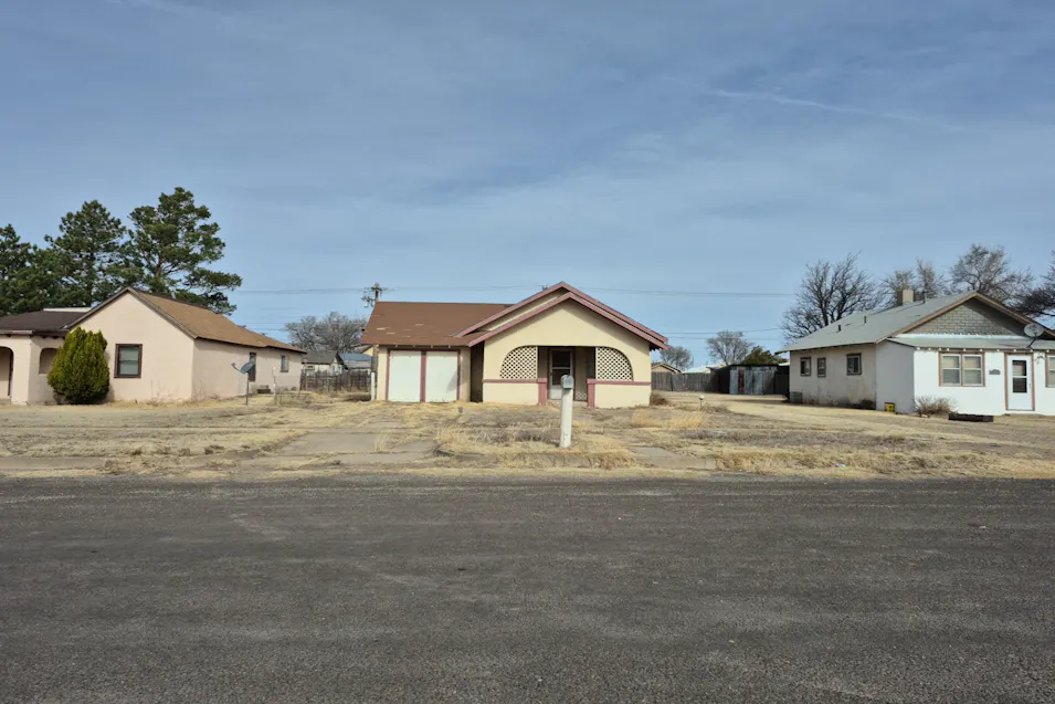 7 Cherry St Clayton, NM 88415, Union County