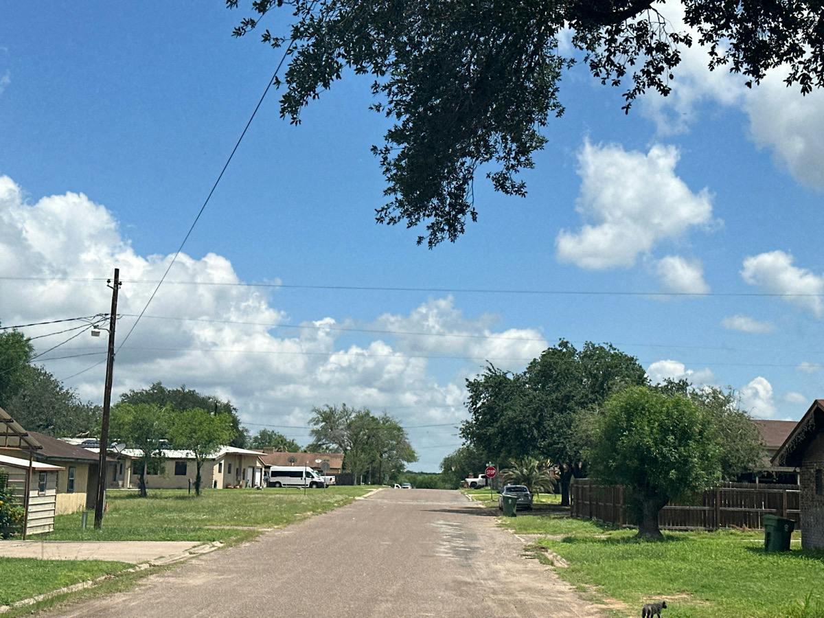 Kohler St, Hebbronville, TX 78361