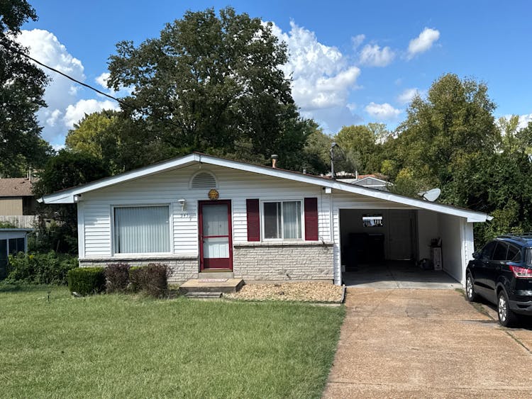 945 Rayburn Ave Saint Louis, MO 63126, St. Louis County