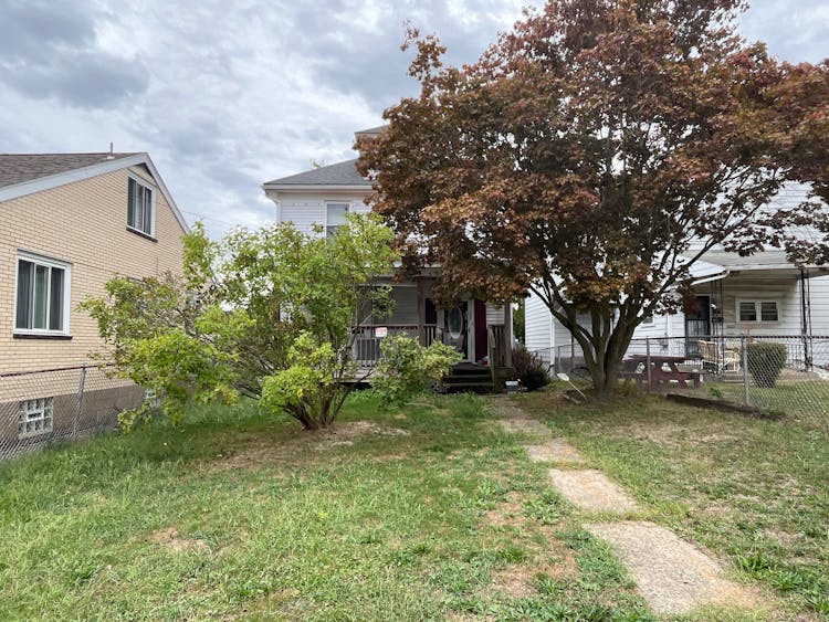 606 Crest Ave Charleroi, PA 15022, Washington County